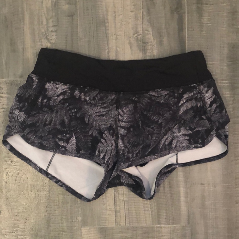 Lululemon Speed up Short. Size 4. Lined.